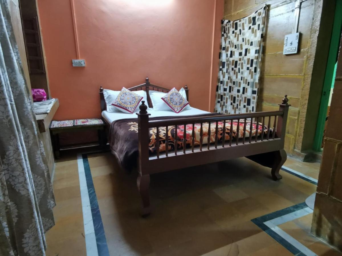 Hostel Little Prince Home Stay Jaisalmer Bagian luar foto