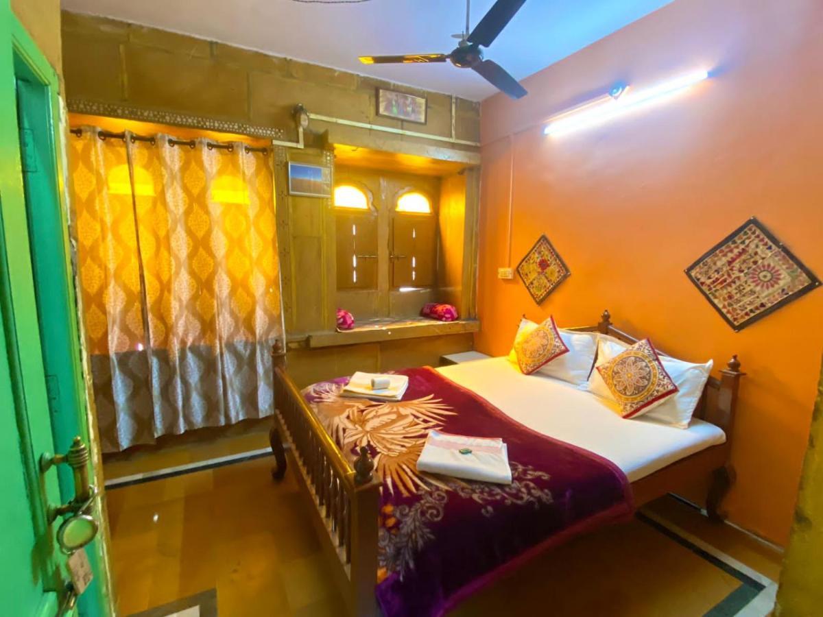 Hostel Little Prince Home Stay Jaisalmer Bagian luar foto